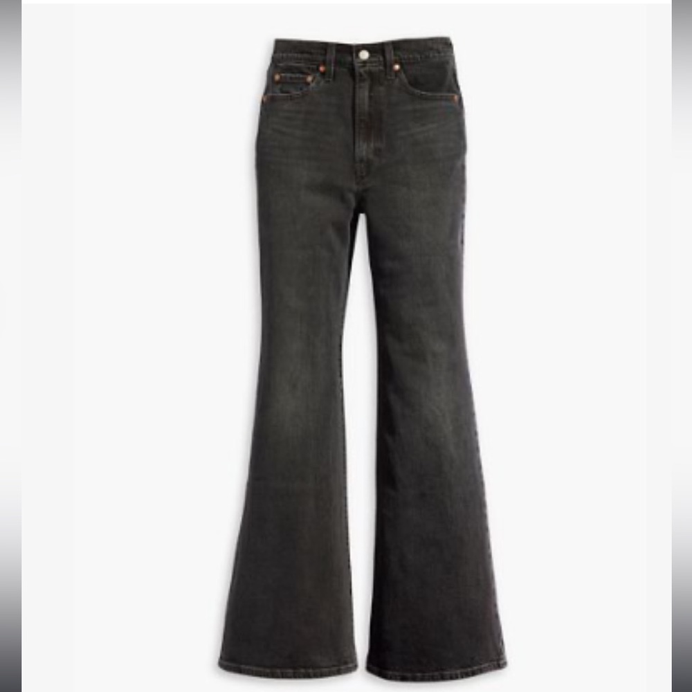 NWT Ribcage bell Levi’s